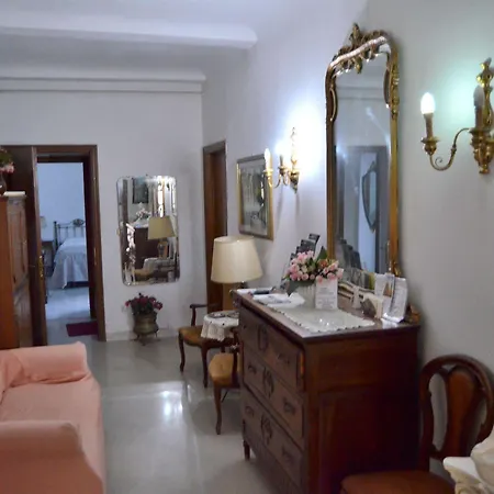 Barbara House - Ξενοδοχείο 3*